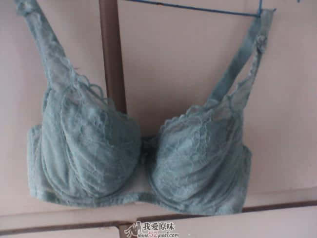 没有胸垫的ZZ，很性感
