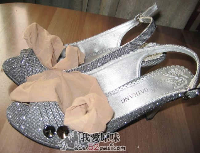 银色鱼嘴和短丝袜1.jpg