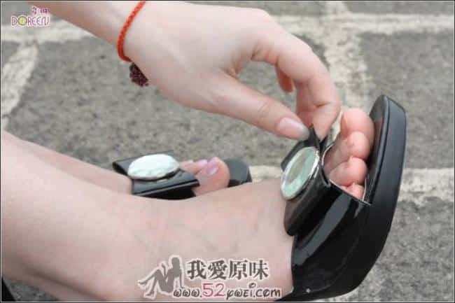 10超级迷人的玉足，想舔吗.jpg