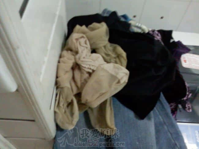 洗衣机上发现敌情