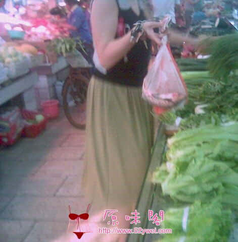 20100703偷拍的熟妇.jpg