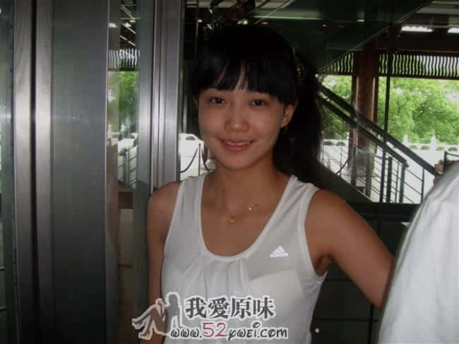 53_1247977624uxys.jpg