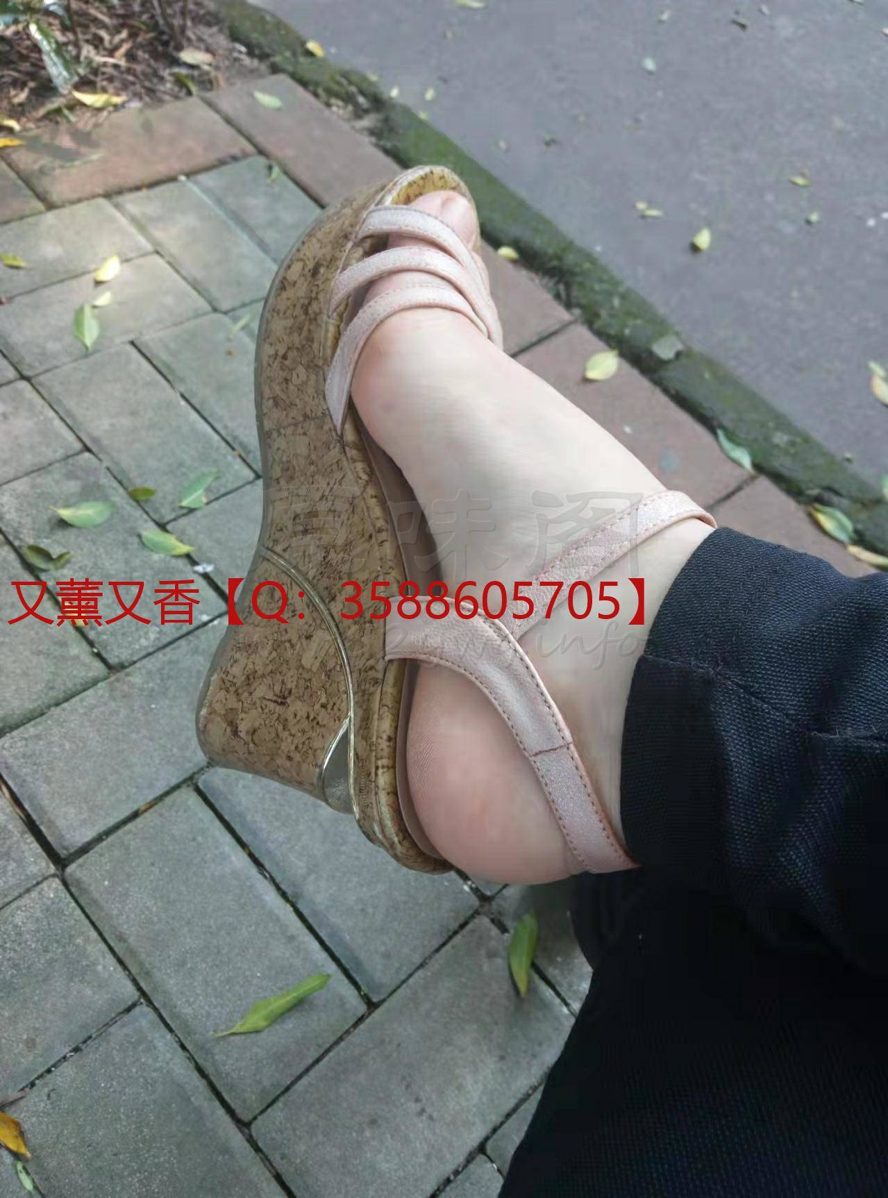 原味制造机 玉足 美足，白皙的脚丫