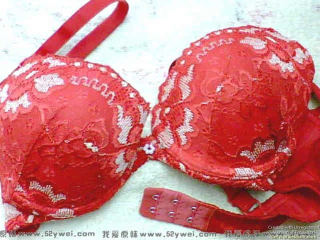 女老师也风骚，穿红色的