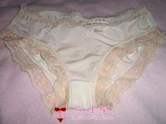 蕾丝花边，不知道穿上会不会摩擦BB